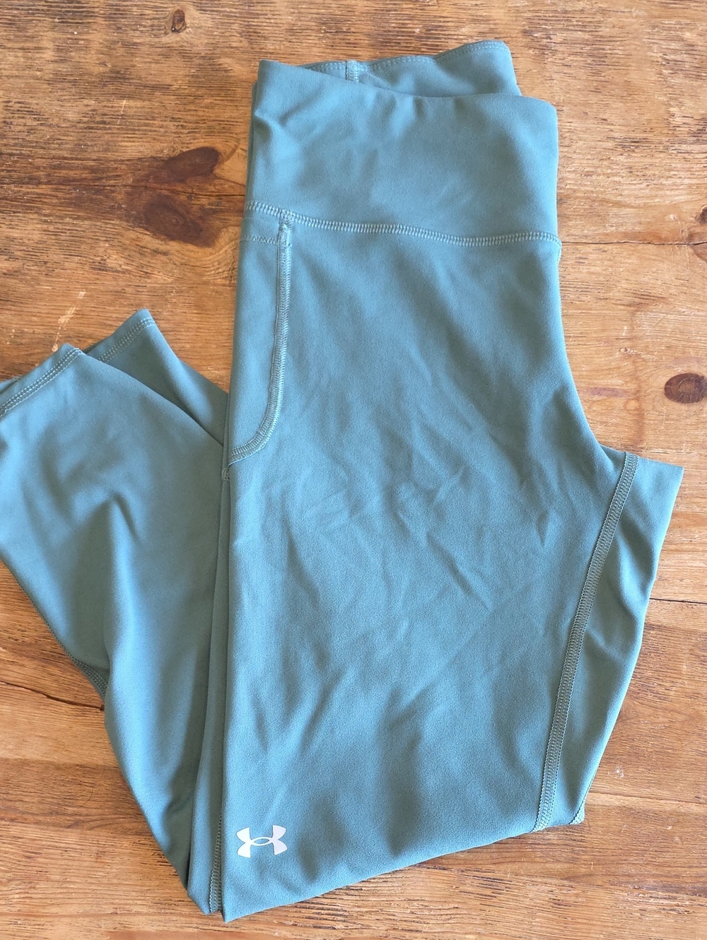 Under Armour Sage Green 7/8 Leggings With Pockets